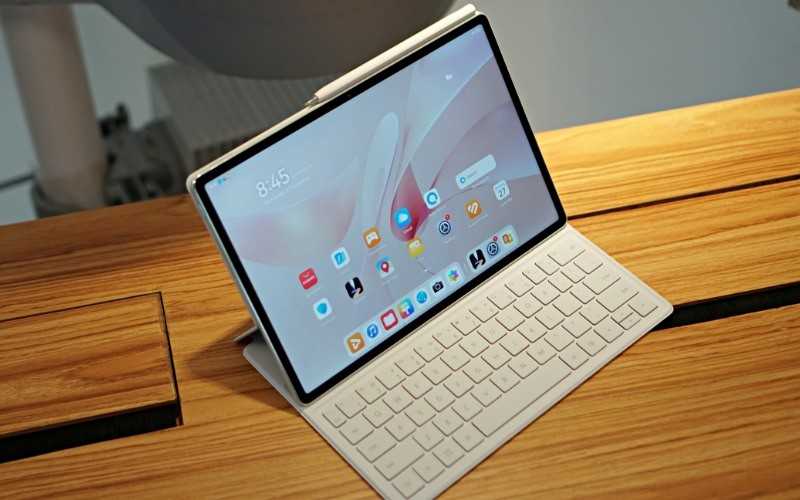 Huawei MatePad 12 X: Pin 10.100mAh và sạc nhanh 66W dùng thực tế được bao lâu?